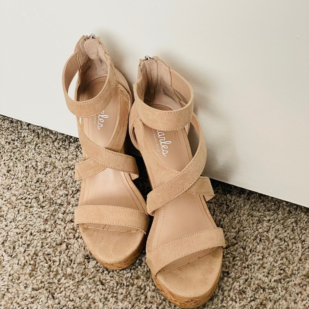 Charles David wedge size 6M tan beige suede